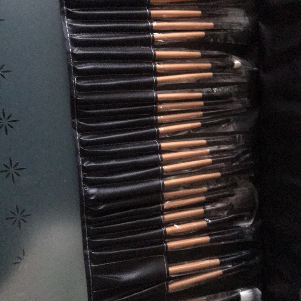 Makeup brushes